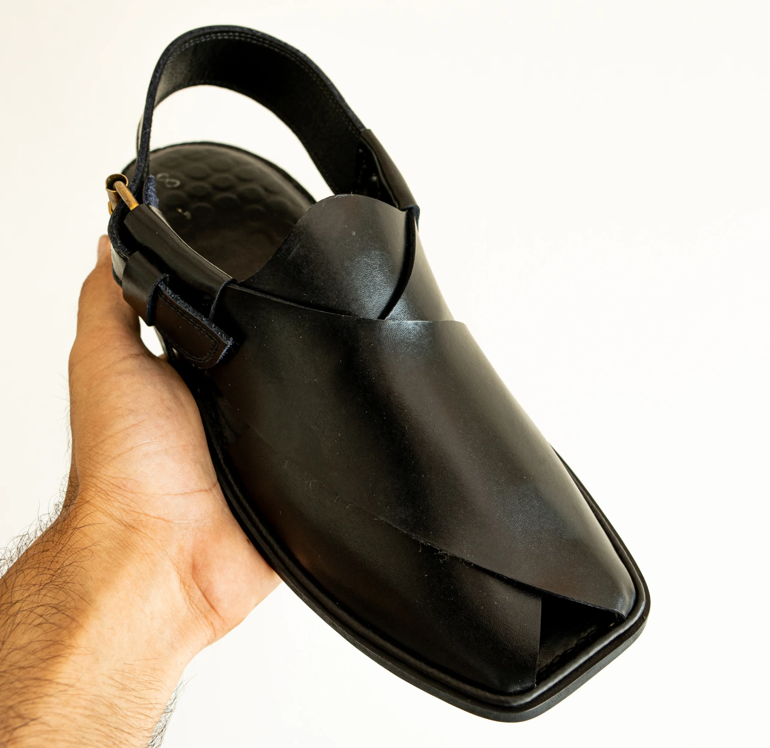 Black Handmade Charsadda Gol T Chappal – Plain Leather