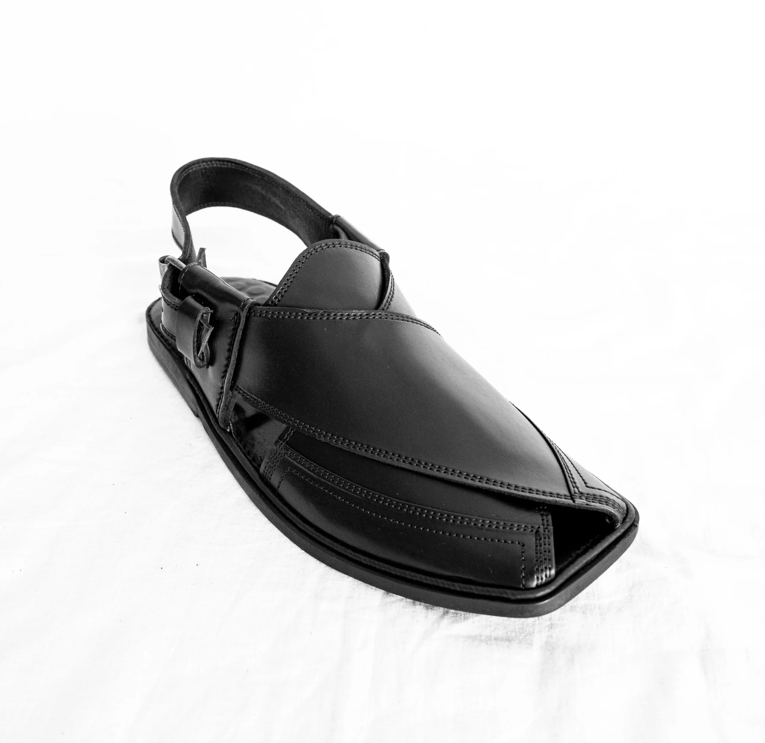 Black Charsadda Gol T Peshawari Chappal – Handmade Leather